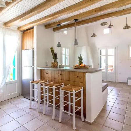 Pineapple House Mykonos オルノス